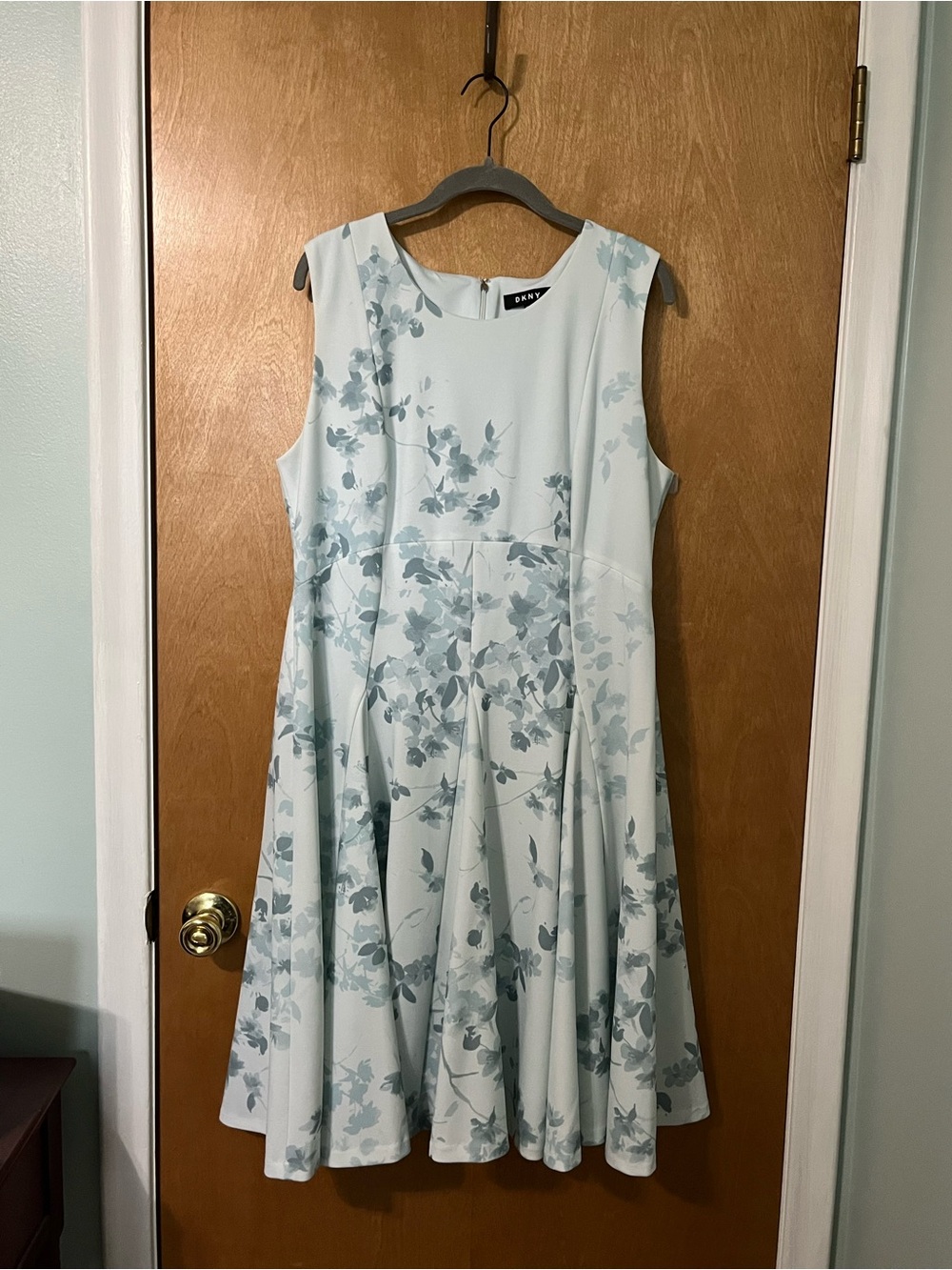DKNY Light-Blue Floral and Foliage Sleeveless Fit-and-Flare Dress | Size 14